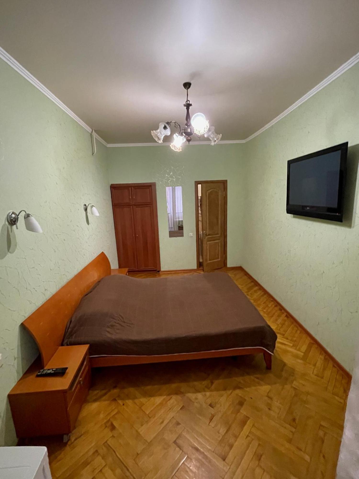 Затишні Номери В Самому Центрі Одеси Odessa Esterno foto
