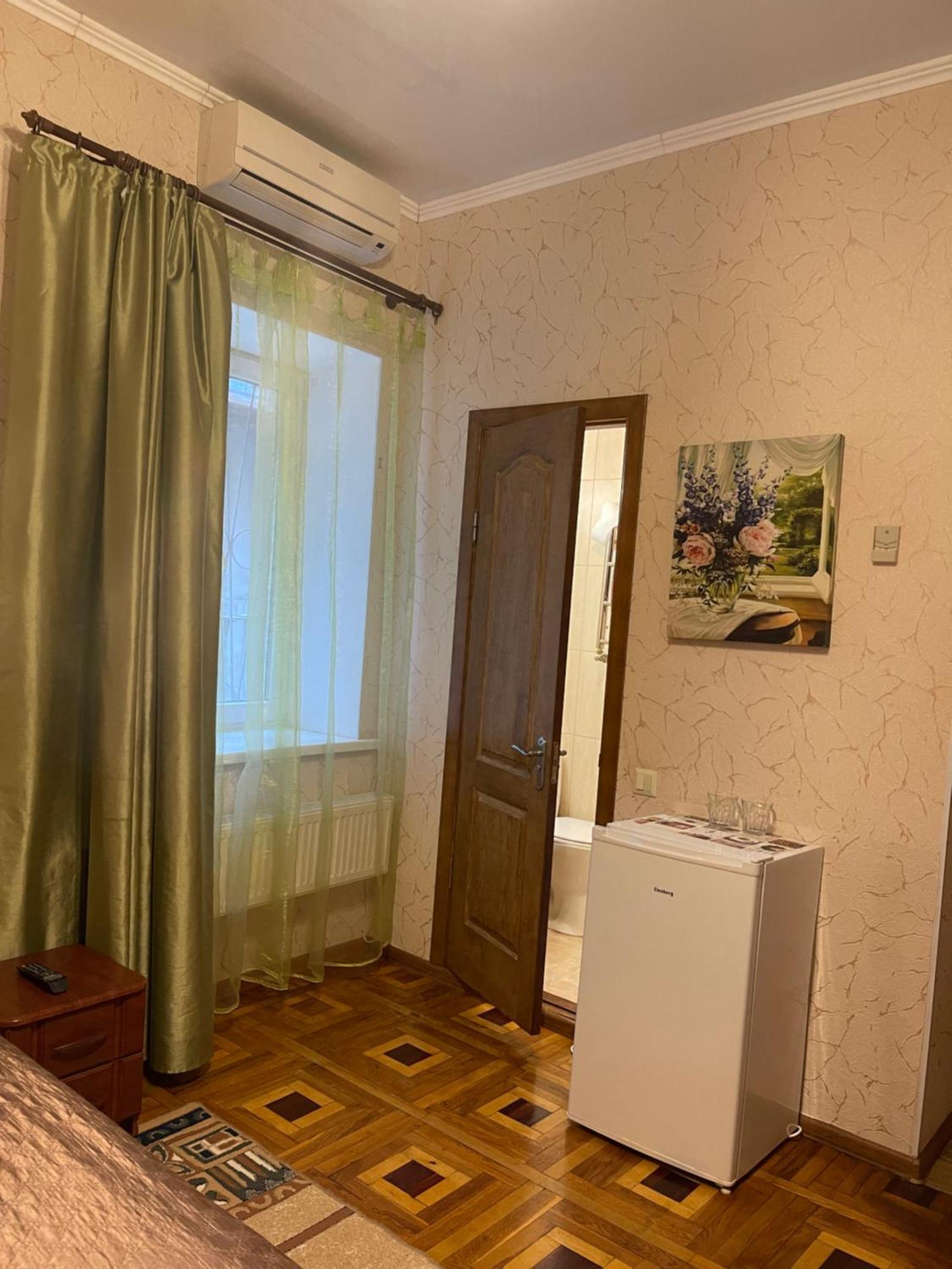 Затишні Номери В Самому Центрі Одеси Odessa Esterno foto